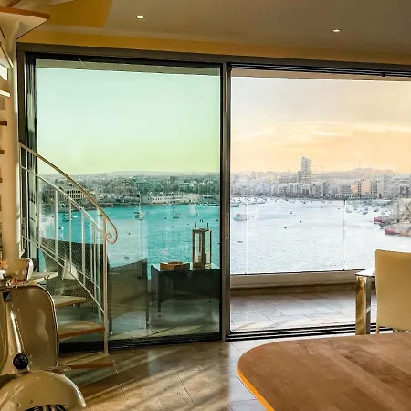 Unique Seafront Triplex Penthouse With Panoramic Bedroom & Rooftop Jacuzzi Overlooking Valletta Sliema