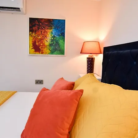 Unique Seafront Triplex Penthouse With Panoramic Bedroom & Rooftop Jacuzzi Overlooking Valletta *