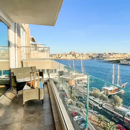 Unique Seafront Triplex Penthouse With Panoramic Bedroom & Rooftop Jacuzzi Overlooking Valletta Sliema