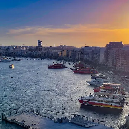 Unique Seafront Triplex Penthouse With Panoramic Bedroom & Rooftop Jacuzzi Overlooking Valletta *