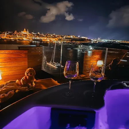 Unique Seafront Triplex Penthouse With Panoramic Bedroom & Rooftop Jacuzzi Overlooking Valletta *