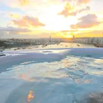 公寓 Unique Seafront Triplex Penthouse With Panoramic Bedroom & Rooftop Jacuzzi Overlooking Valletta