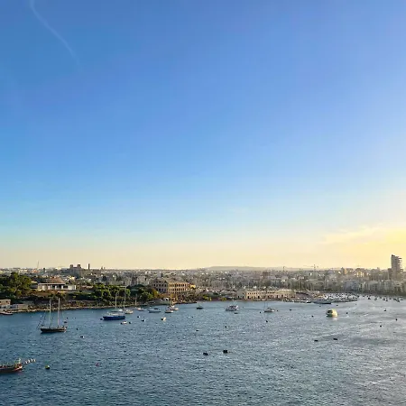 Unique Seafront Triplex Penthouse With Panoramic Bedroom & Rooftop Jacuzzi Overlooking Valletta Apartment Sliema