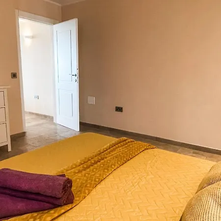 Unique Seafront Triplex Penthouse With Panoramic Bedroom & Rooftop Jacuzzi Overlooking Valletta Apartment Sliema