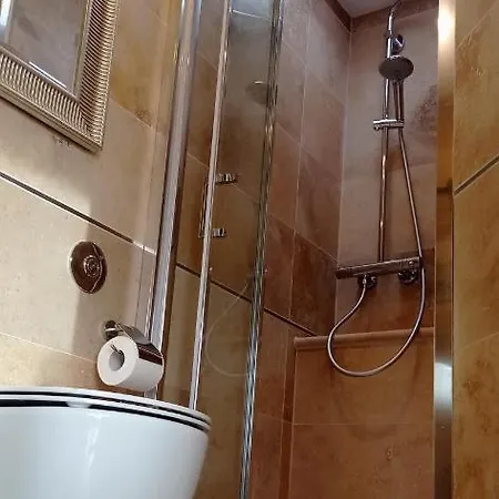 Unique Seafront Triplex Penthouse With Panoramic Bedroom & Rooftop Jacuzzi Overlooking Valletta Апартаменты *