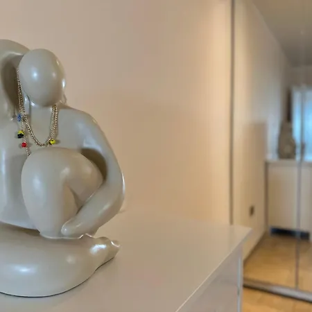 Apartment Unique Seafront Triplex Penthouse With Panoramic Bedroom & Rooftop Jacuzzi Overlooking Valletta