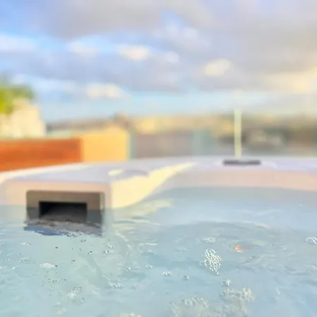 Unique Seafront Triplex Penthouse With Panoramic Bedroom & Rooftop Jacuzzi Overlooking Valletta Sliema