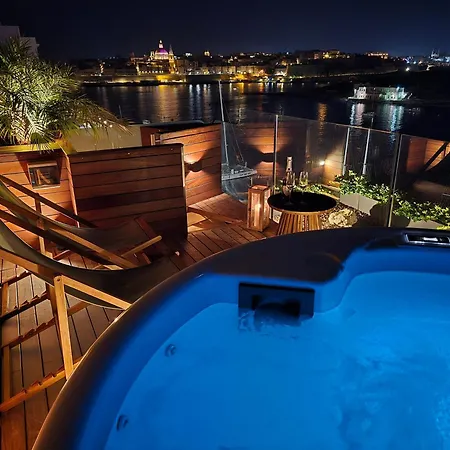Unique Seafront Triplex Penthouse With Panoramic Bedroom & Rooftop Jacuzzi Overlooking Valletta Apartment Sliema