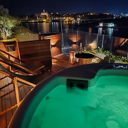 Unique Seafront Triplex Penthouse With Panoramic Bedroom & Rooftop Jacuzzi Overlooking Valletta *