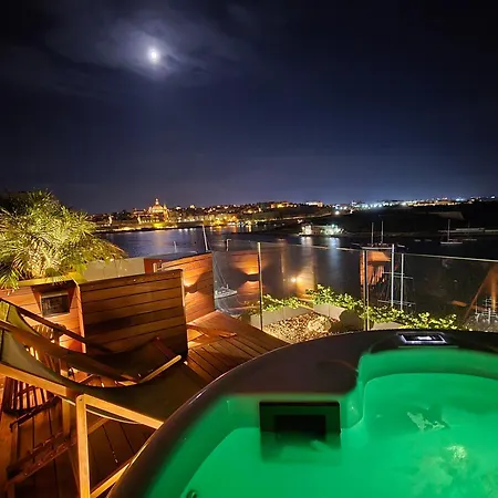 Unique Seafront Triplex Penthouse With Panoramic Bedroom & Rooftop Jacuzzi Overlooking Valletta Apartment Sliema