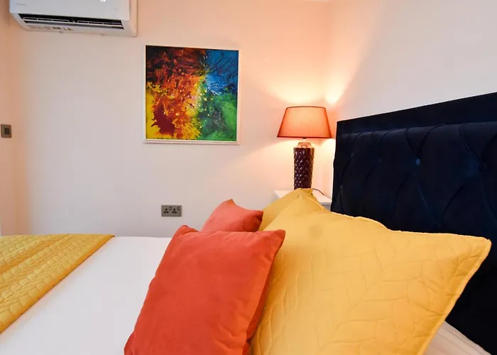 Unique Seafront Triplex Penthouse With Panoramic Bedroom & Rooftop Jacuzzi Overlooking Valletta *