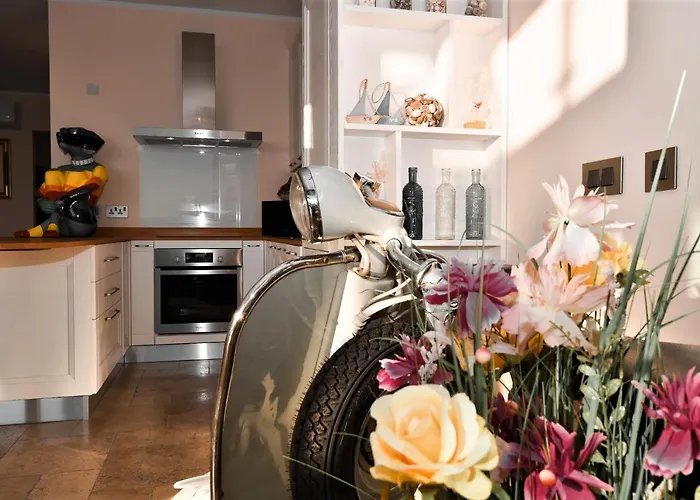 Unique Seafront Triplex Penthouse With Panoramic Bedroom & Rooftop Jacuzzi Overlooking Valletta Apartment *