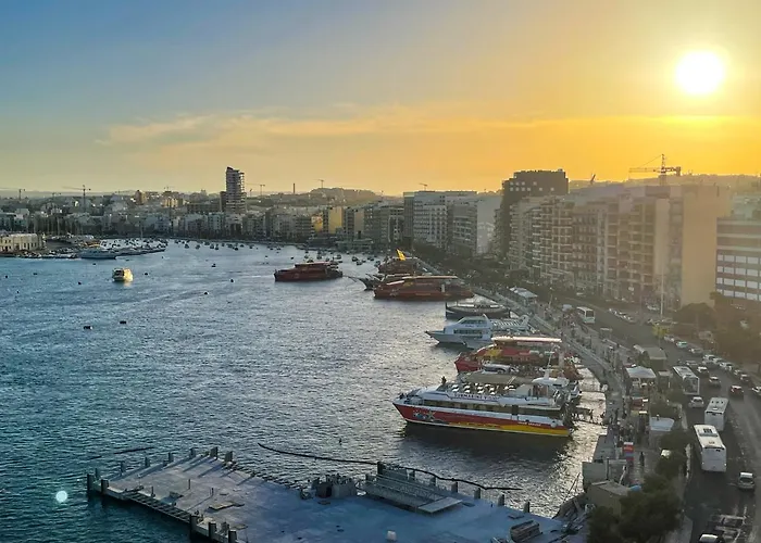 Unique Seafront Triplex Penthouse With Panoramic Bedroom & Rooftop Jacuzzi Overlooking Valletta Apartment