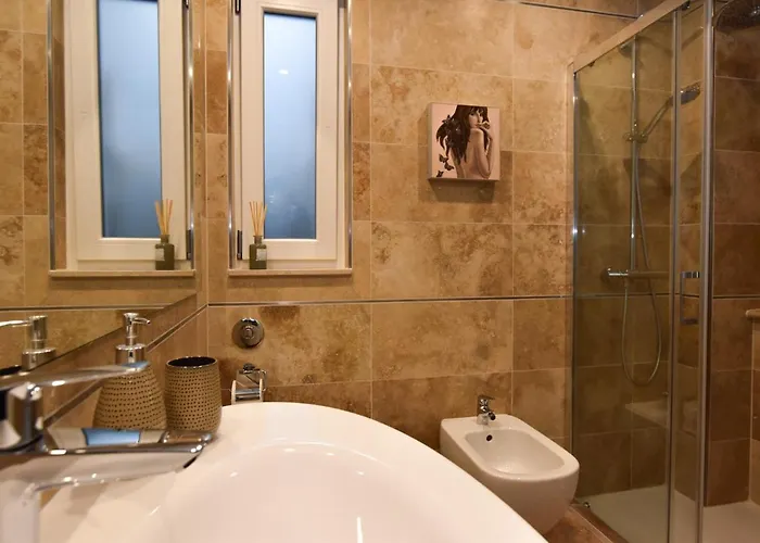 Unique Seafront Triplex Penthouse With Panoramic Bedroom & Rooftop Jacuzzi Overlooking Valletta