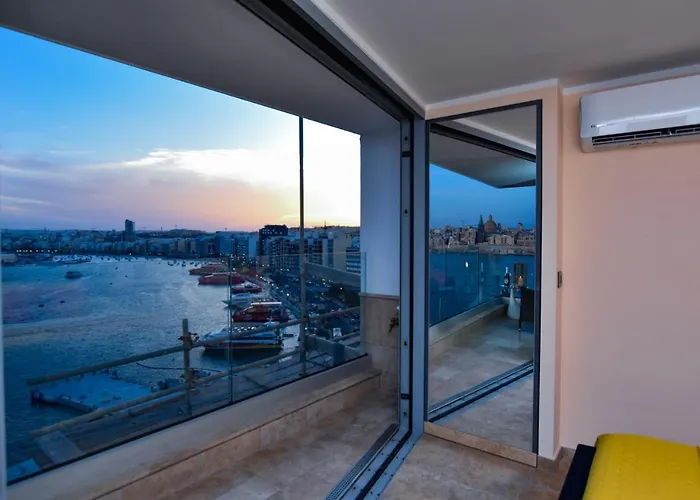 Unique Seafront Triplex Penthouse With Panoramic Bedroom & Rooftop Jacuzzi Overlooking Valletta