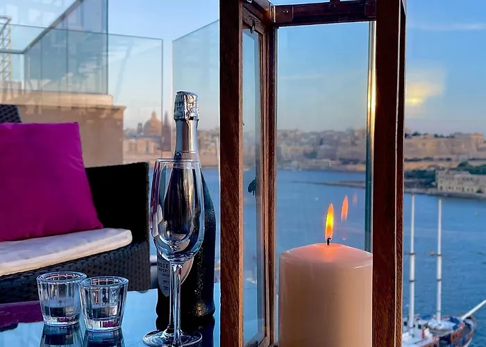 Unique Seafront Triplex Penthouse With Panoramic Bedroom & Rooftop Jacuzzi Overlooking Valletta Sliema