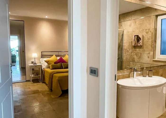 Unique Seafront Triplex Penthouse With Panoramic Bedroom & Rooftop Jacuzzi Overlooking Valletta *