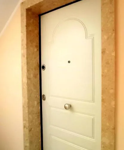 Unique Seafront Triplex Penthouse With Panoramic Bedroom & Rooftop Jacuzzi Overlooking Valletta Sliema