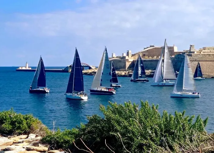 Unique Seafront Triplex Penthouse With Panoramic Bedroom & Rooftop Jacuzzi Overlooking Valletta Sliema