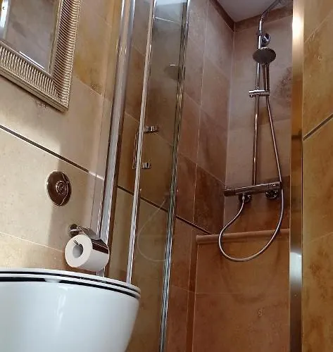 Unique Seafront Triplex Penthouse With Panoramic Bedroom & Rooftop Jacuzzi Overlooking Valletta Apartment *