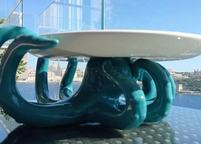 Unique Seafront Triplex Penthouse With Panoramic Bedroom & Rooftop Jacuzzi Overlooking Valletta Apartment Sliema