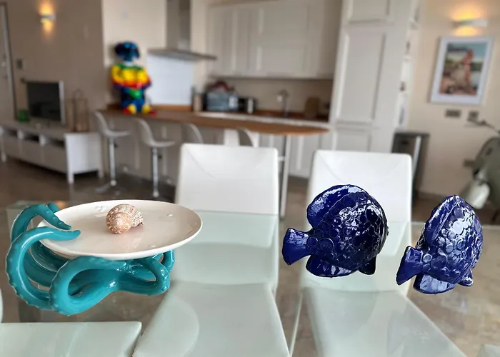 Unique Seafront Triplex Penthouse With Panoramic Bedroom & Rooftop Jacuzzi Overlooking Valletta Apartment *