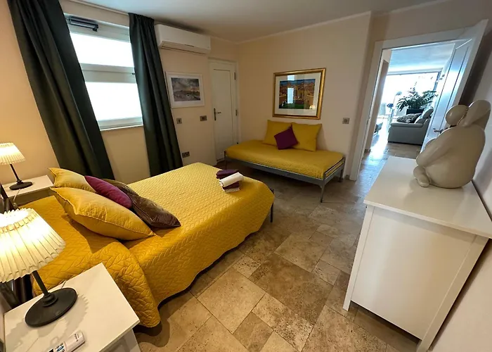 Unique Seafront Triplex Penthouse With Panoramic Bedroom & Rooftop Jacuzzi Overlooking Valletta *