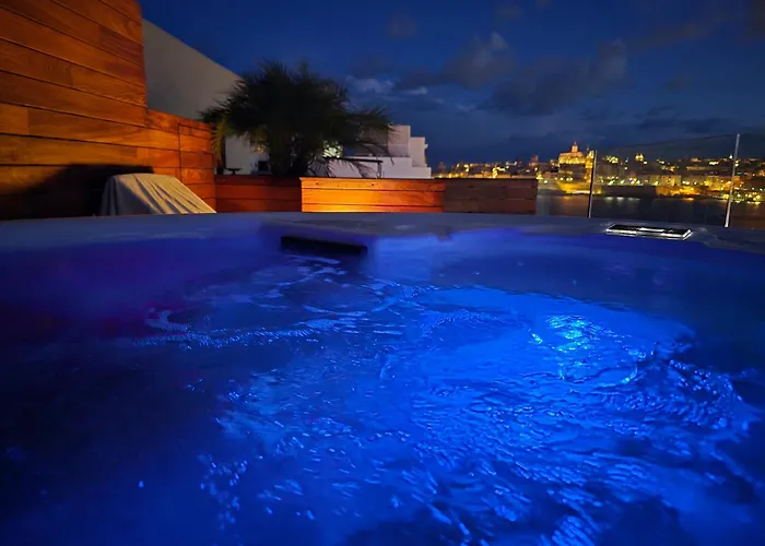 Unique Seafront Triplex Penthouse With Panoramic Bedroom & Rooftop Jacuzzi Overlooking Valletta Apartment Sliema
