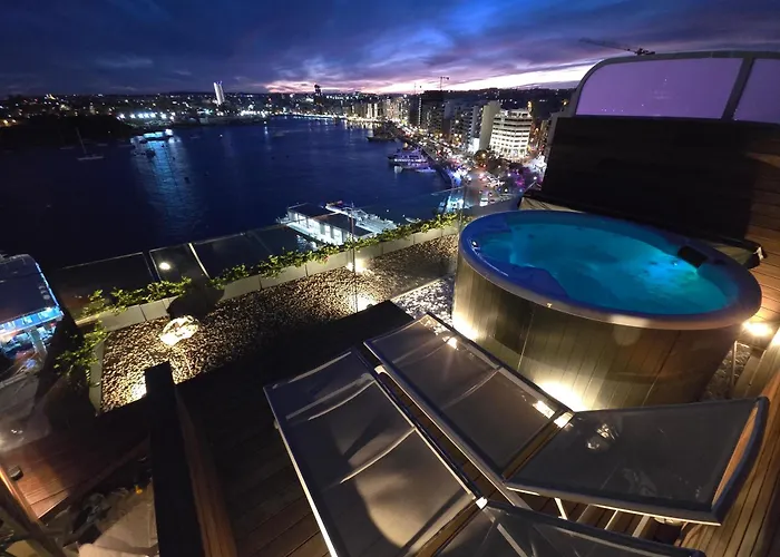 Unique Seafront Triplex Penthouse With Panoramic Bedroom & Rooftop Jacuzzi Overlooking Valletta Apartment Sliema