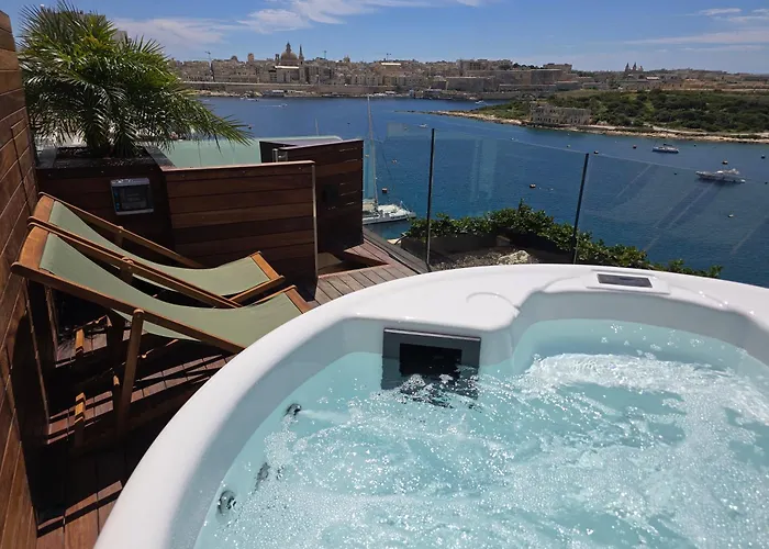 Apartment Unique Seafront Triplex Penthouse With Panoramic Bedroom & Rooftop Jacuzzi Overlooking Valletta